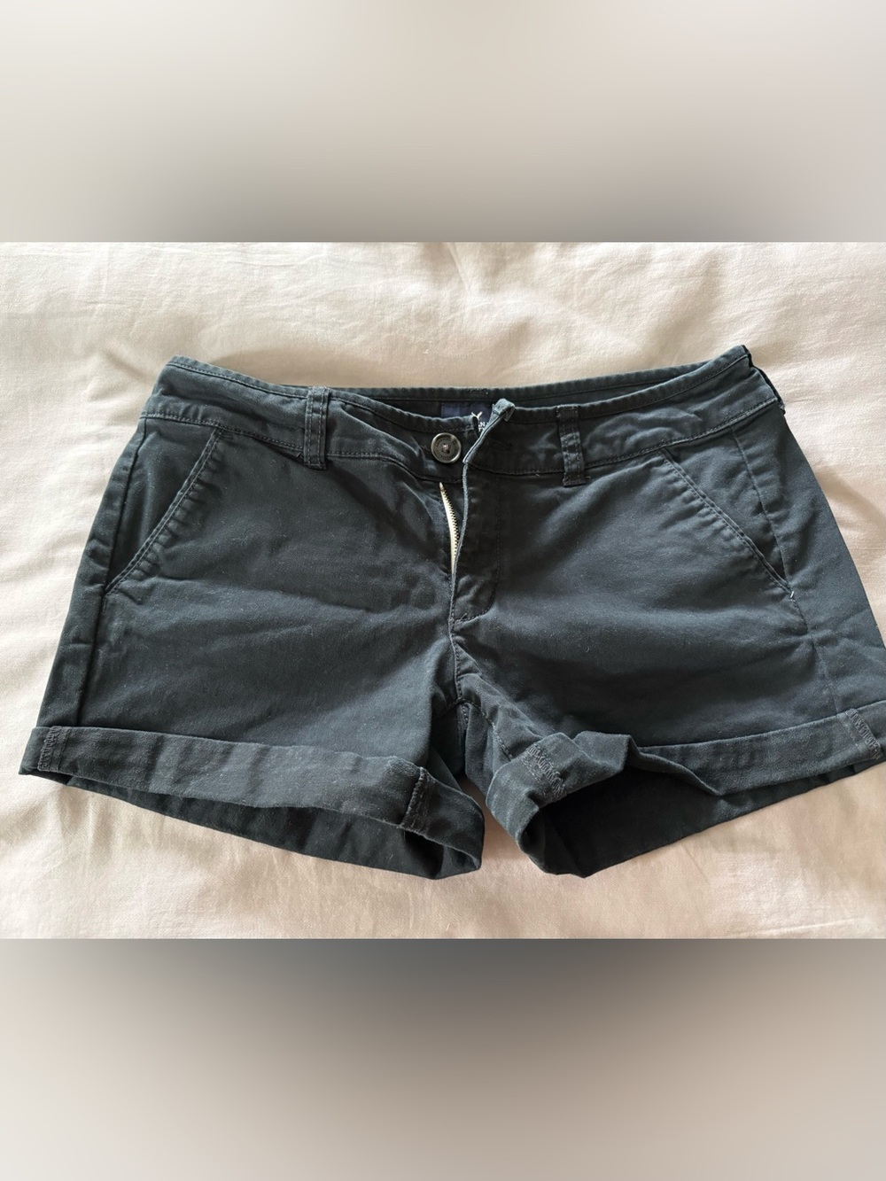American Eagle Outfitters Black Women's Midi Stretch Shorts